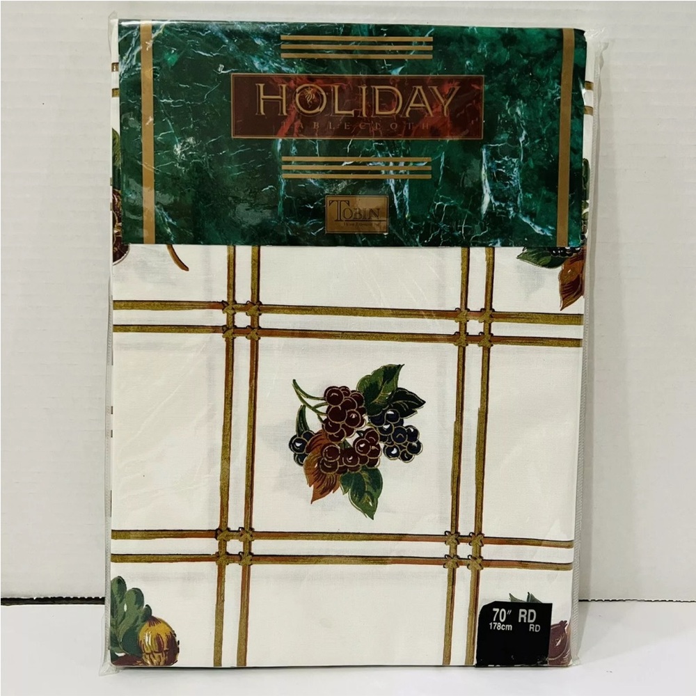 Tobin Fall Holiday Tablecloth Acorns & Berries Oblong 60 x 84 New Thanksgiving